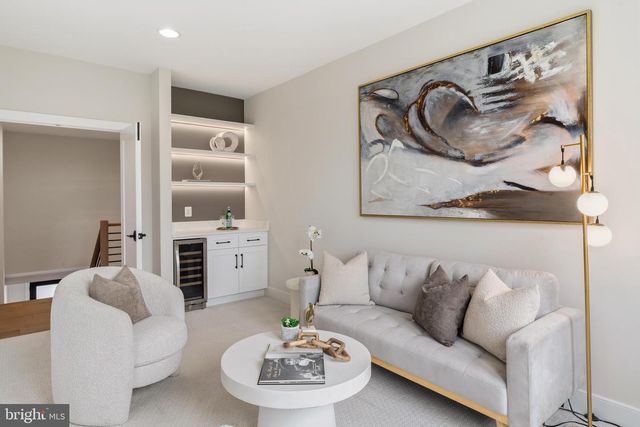 6511 IVY HILL DR, Mclean, VA 22101