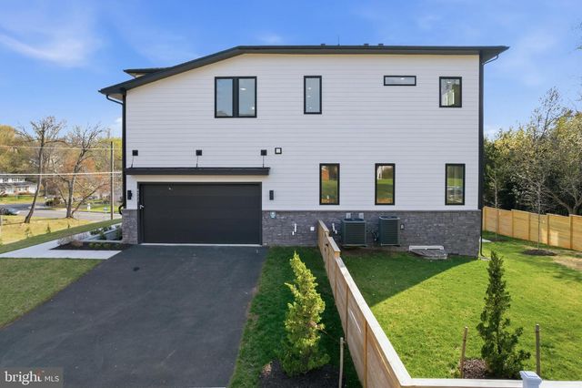 6511 IVY HILL DR, Mclean, VA 22101