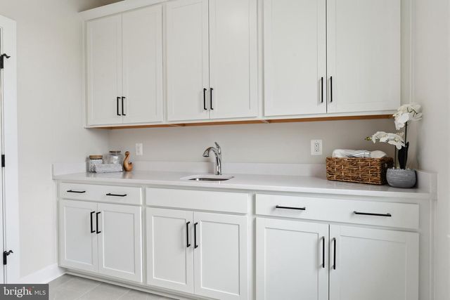 6511 IVY HILL DR, Mclean, VA 22101