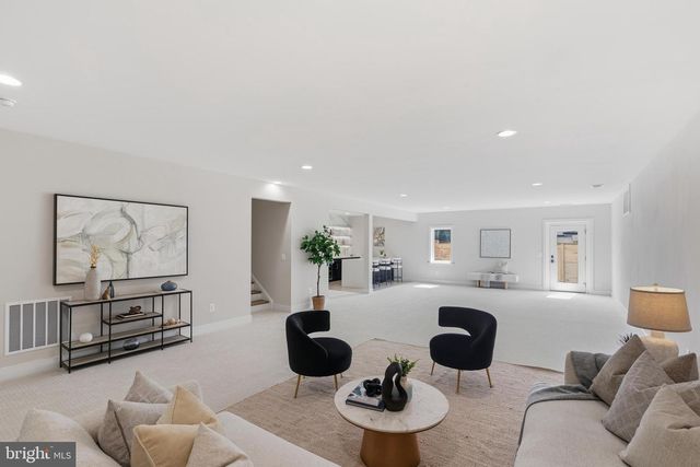 6511 IVY HILL DR, Mclean, VA 22101