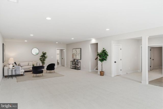 6511 IVY HILL DR, Mclean, VA 22101