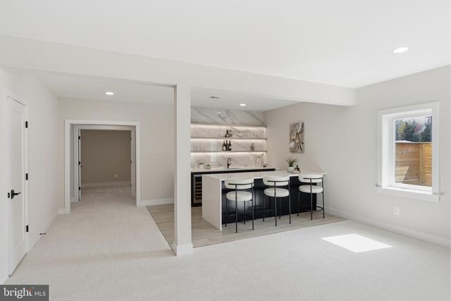 6511 IVY HILL DR, Mclean, VA 22101