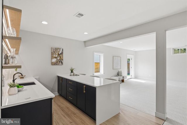 6511 IVY HILL DR, Mclean, VA 22101