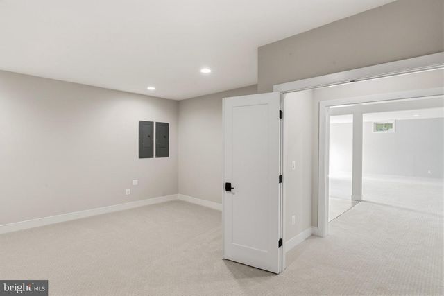 6511 IVY HILL DR, Mclean, VA 22101