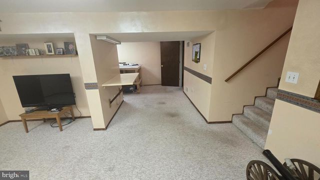65 VINTON DR, York, PA 17402