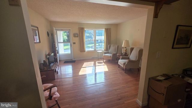 65 VINTON DR, York, PA 17402