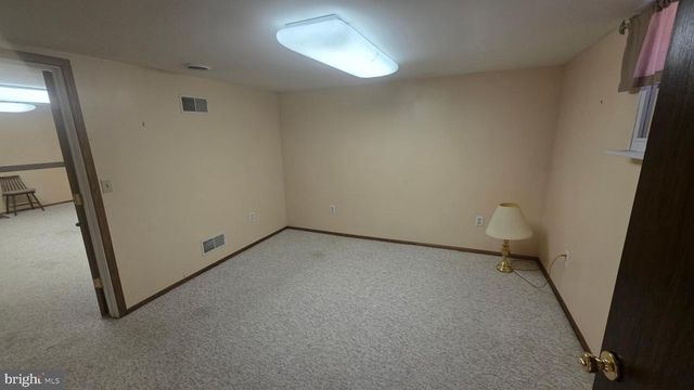 65 VINTON DR, York, PA 17402