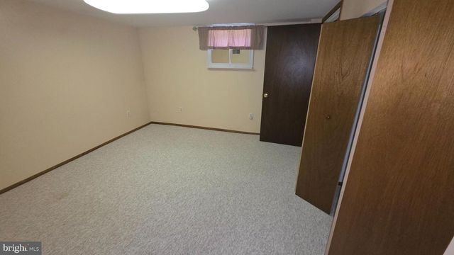 65 VINTON DR, York, PA 17402