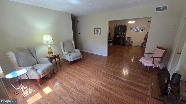65 VINTON DR, York, PA 17402
