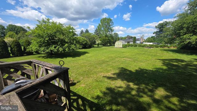 65 VINTON DR, York, PA 17402