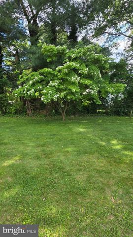65 VINTON DR, York, PA 17402