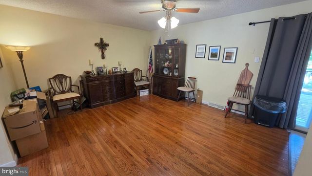 65 VINTON DR, York, PA 17402