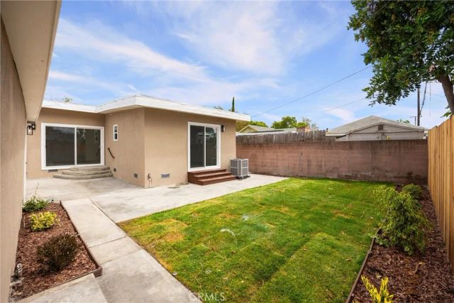 6049 Whitewood Avenue, Lakewood, CA 90712