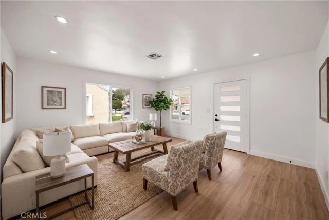 6049 Whitewood Avenue, Lakewood, CA 90712