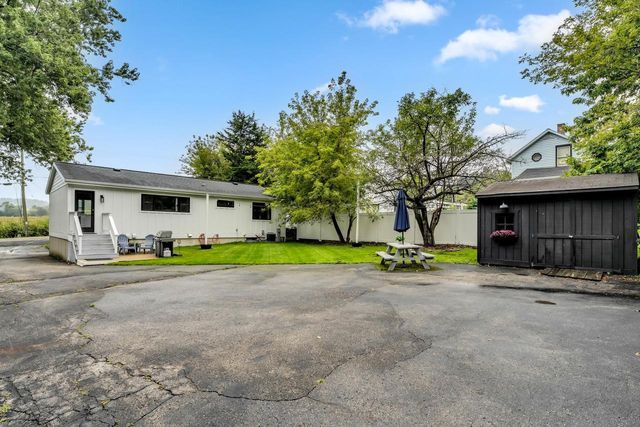 190 Dewey AVENUE, Fontana, WI 53125