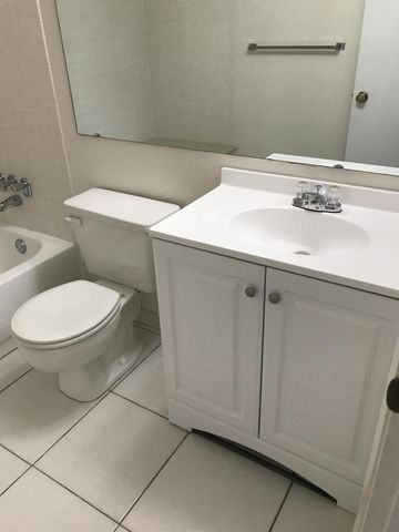 724 Sunny Pine Way D2, Greenacres, FL 33415