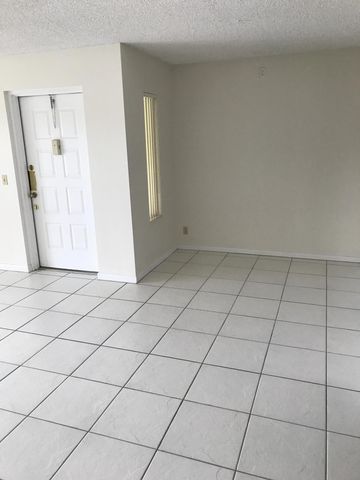 724 Sunny Pine Way D2, Greenacres, FL 33415