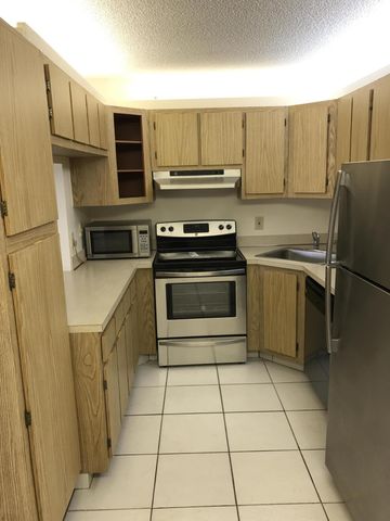 724 Sunny Pine Way D2, Greenacres, FL 33415