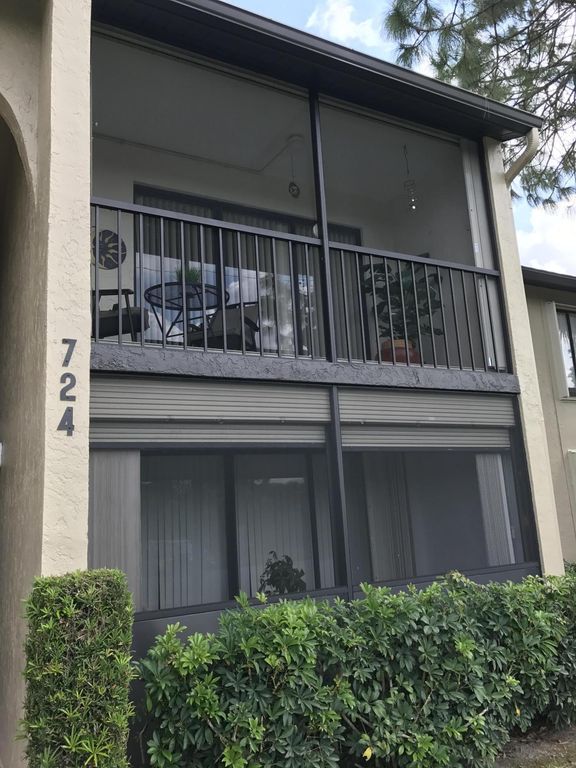 724 Sunny Pine Way D2, Greenacres, FL 33415