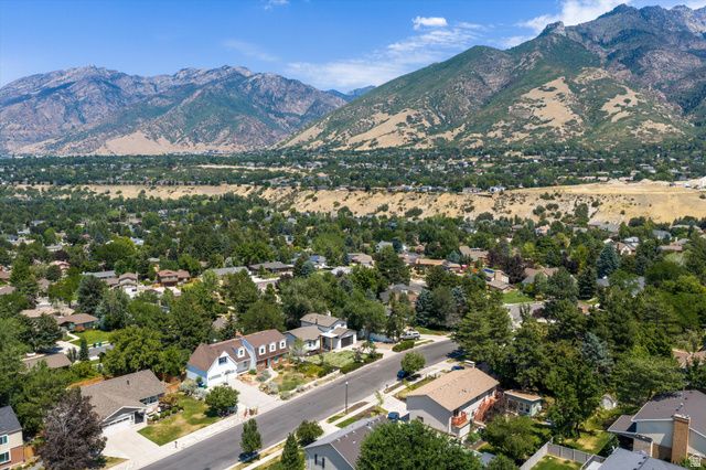 2809 WILLOW HILLS DR, Sandy, UT 84093