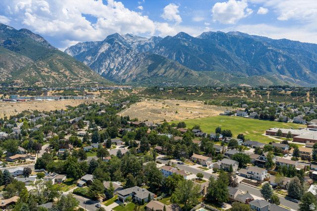 2809 WILLOW HILLS DR, Sandy, UT 84093