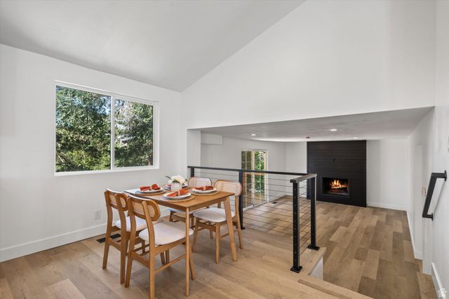 2809 WILLOW HILLS DR, Sandy, UT 84093