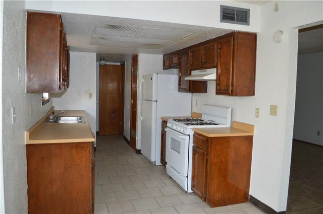 11613 JAMES Watt Drive B, El Paso, TX 79936