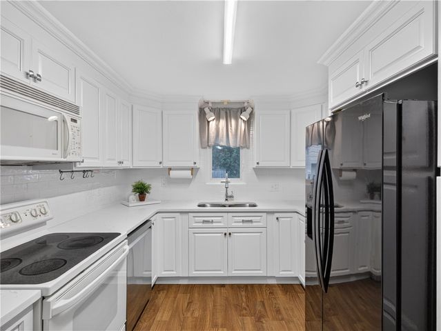 44 Meadow Drive, West Warwick, RI 02893