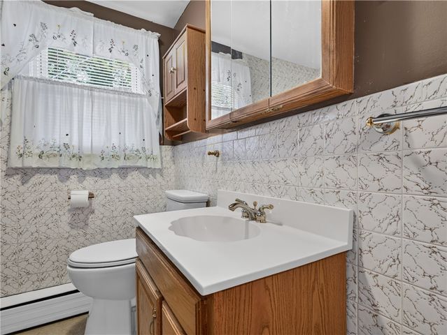 44 Meadow Drive, West Warwick, RI 02893
