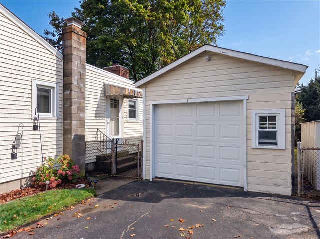 44 Meadow Drive, West Warwick, RI 02893