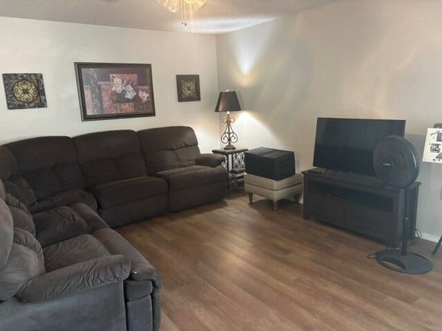 3955 N Ricewood Avenue, Fresno, CA 93705