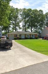 5501 Larry Ave, Virginia Beach, VA 23462