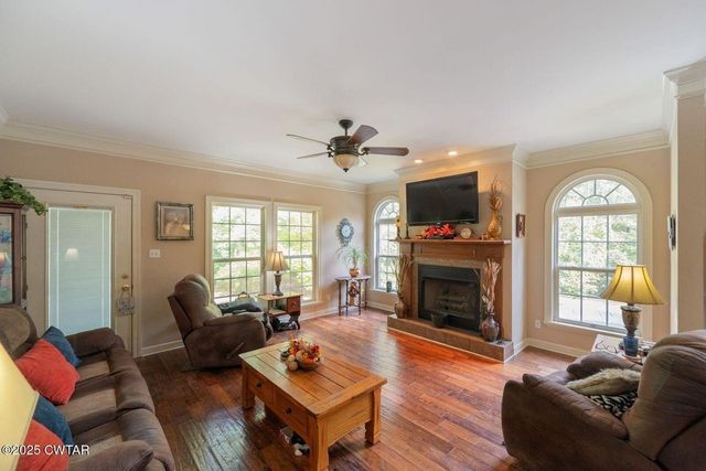 2400 Sand Ridge Bargerton Rd, Lexington, TN 38351