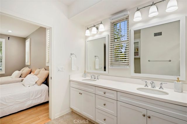 59 Kempton, Irvine, CA 92620