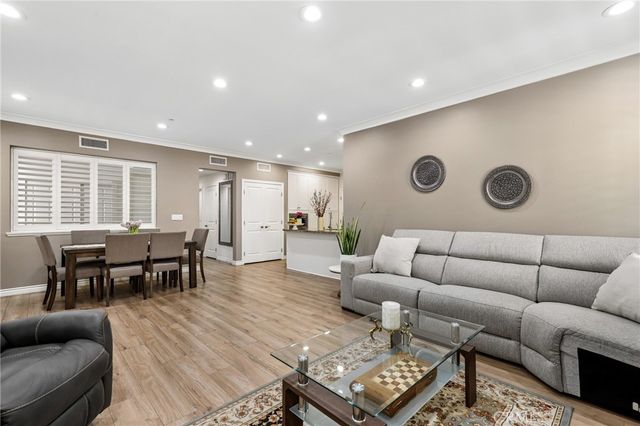 59 Kempton, Irvine, CA 92620