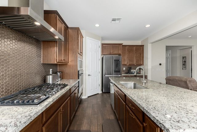 18427 W PASADENA Avenue, Litchfield Park, AZ 85340