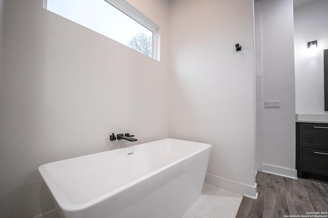 2109 Bella Vista, Canyon Lake, TX 78133