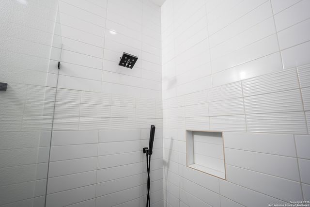 2109 Bella Vista, Canyon Lake, TX 78133