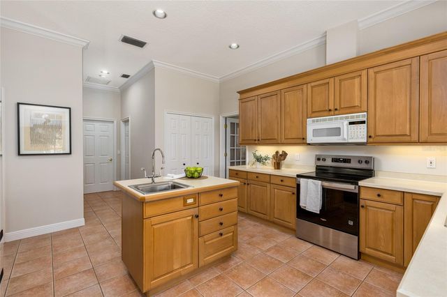 2054 SAWGRASS DRIVE, Apopka, FL 32712