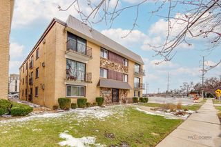 915 Graceland Avenue 2C, Des Plaines, IL 60016
