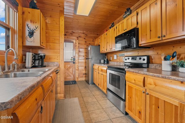 2815 White Oak Ridge Lane, Sevierville, TN 37862