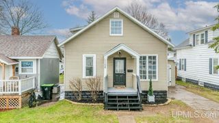 1106 W B St, Iron Mountain, MI 49801