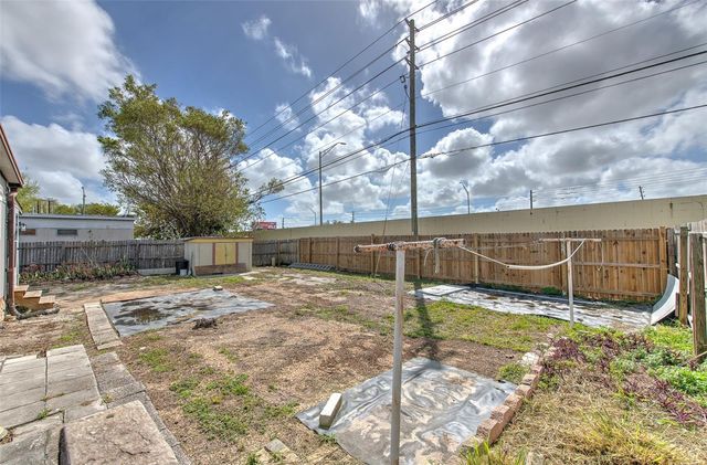 6028 136TH AVENUE N, Clearwater, FL 33760