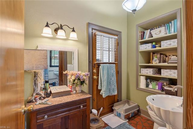 309 Hunterdale RD, Franklin, VA 23851
