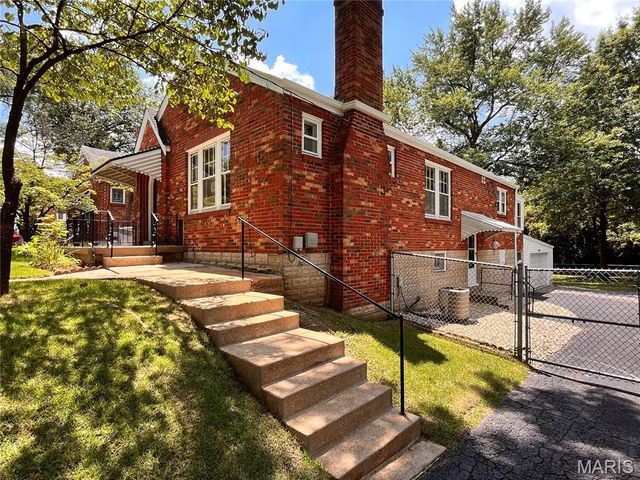 3 S Barat Avenue, St Louis, MO 63135