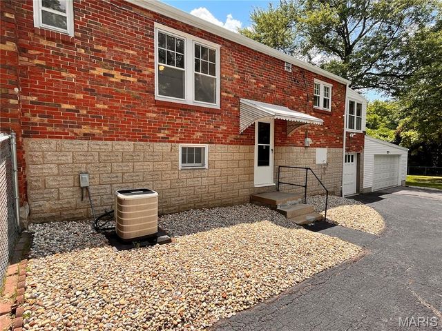 3 S Barat Avenue, St Louis, MO 63135