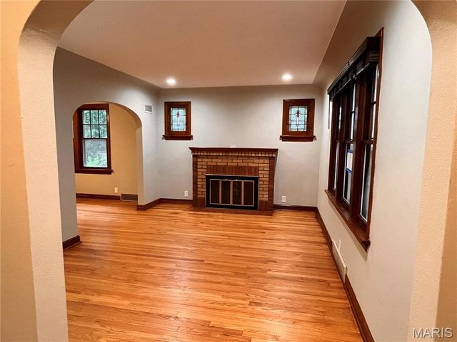 3 S Barat Avenue, St Louis, MO 63135