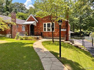 3 S Barat Avenue, St Louis, MO 63135