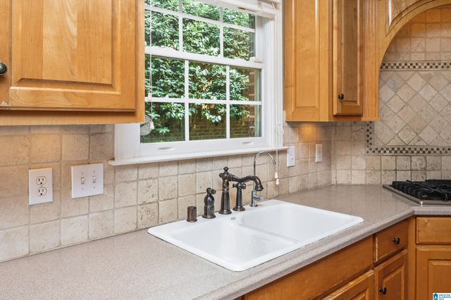 7219 N HIGHFIELD LANE, Hoover, AL 35242