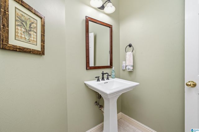 7219 N HIGHFIELD LANE, Hoover, AL 35242